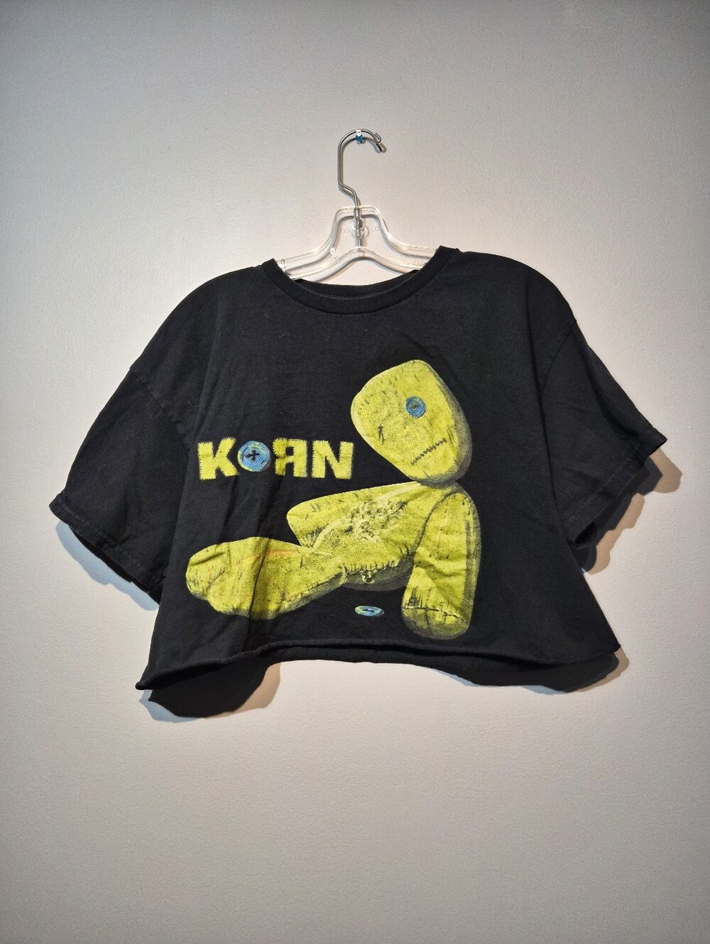 Vintage KORN Issues Doll *Cropped Black Graphic T-Shirt | Size XL